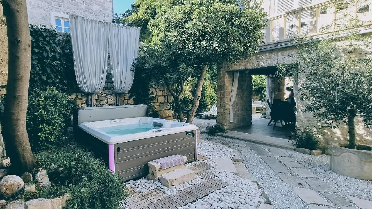 Rector'S Villa - Charming Retreat In Old Town With Jacuzzi In Private Courtyard Rab Town Holiday home