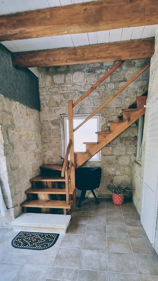 Rector'S Villa - Charming Retreat In Old Town With Jacuzzi In Private Courtyard Rab Town Feriehus