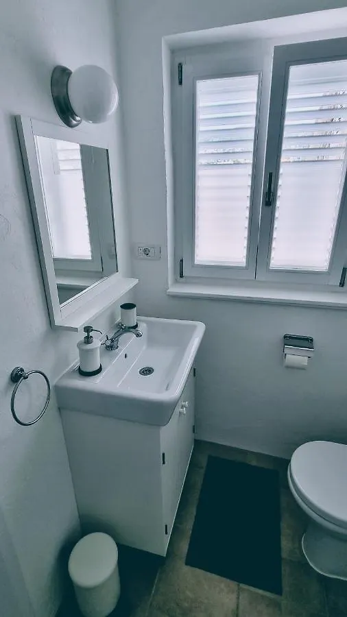 Rector'S Villa - Charming Retreat In Old Town With Jacuzzi In Private Courtyard Rab Town Feriehus